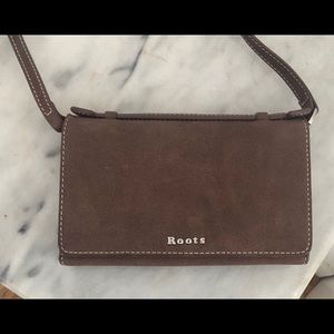Roots purse